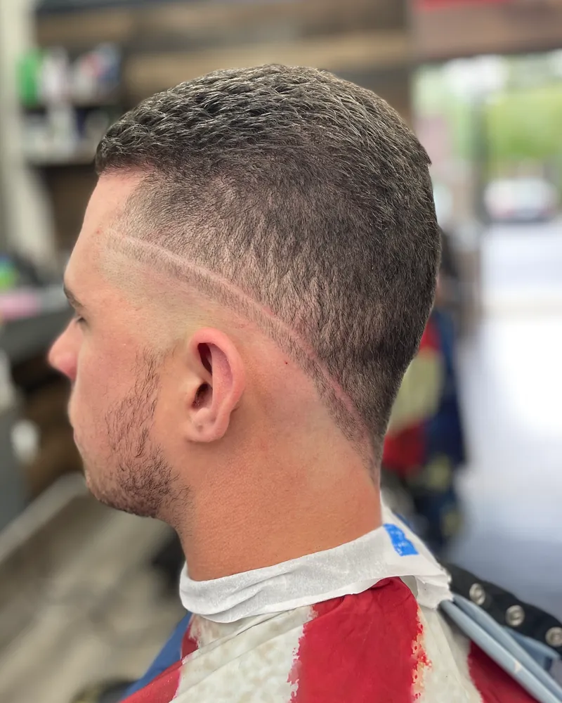 A sharp skin fade seen from behind